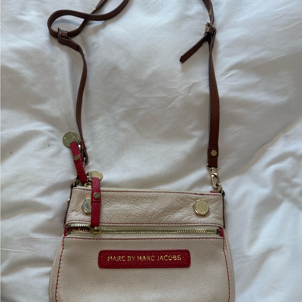 Marc by Marc Jacobs Cream and Red Crossbody Bag - Picture 3 of 3
